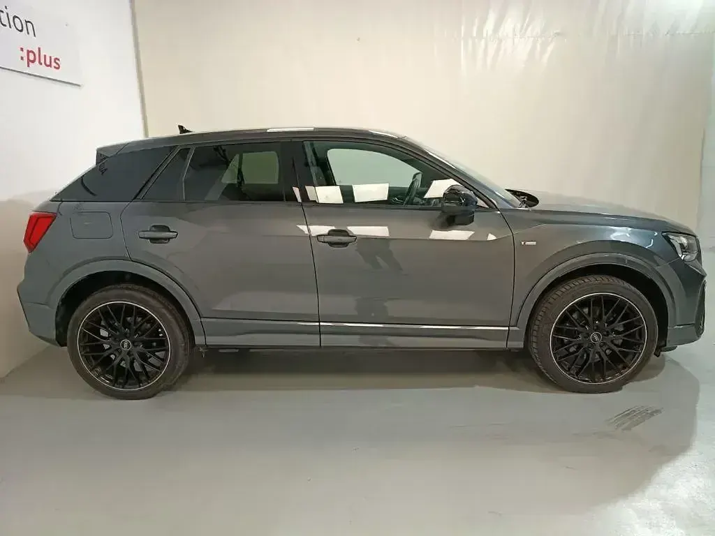 Usado Audi Q2 Sport 150 CV (110 kW) 2025 Gris SUV