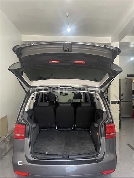Usado VW Touran Edition 105 CV (77 kW) 2011 Gris / plata Monovolumen