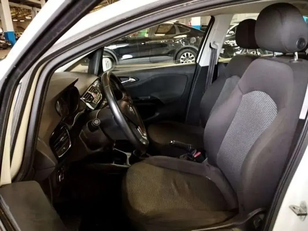 Usado Opel Corsa Expression 95 CV (69 kW) 2017 Blanco Utilitario