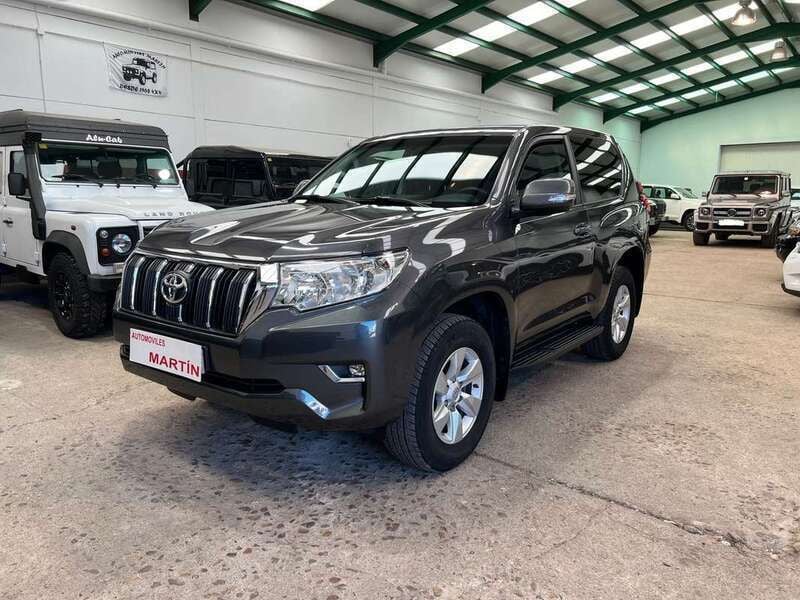 Gris Usado 2021 Toyota Land Cruiser SUV | 43.700 € (Precio justo) - Imagen 1/4