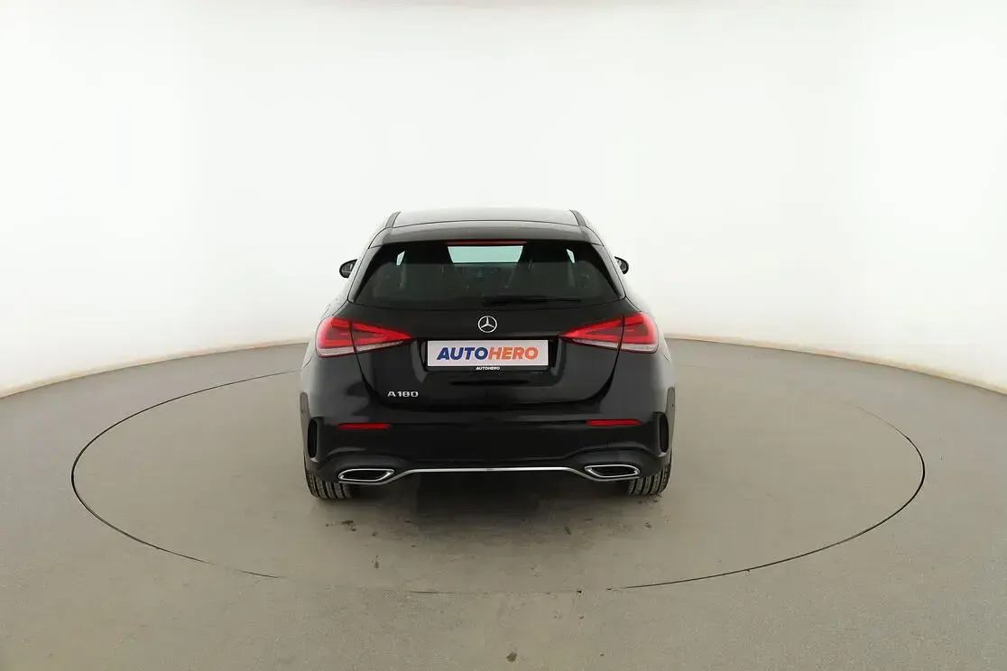 Usado Mercedes A180 116 CV (85 kW) 2019 Negro Berlina