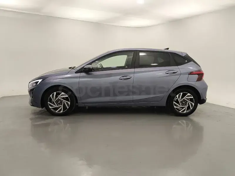 Usado Hyundai i20 100 CV (73 kW) 2025 Azul Utilitario