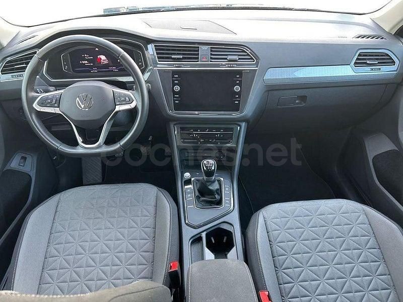 Usado VW Tiguan Life 150 CV (110 kW) 2023 Azul SUV
