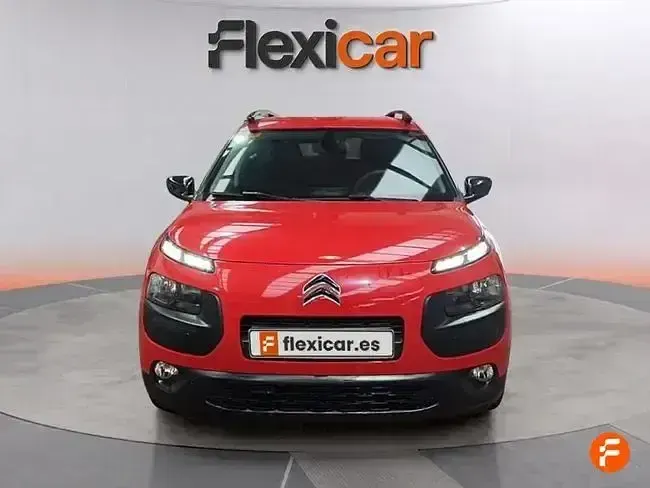 Usado Citroën C4 Cactus Feel 82 CV (60 kW) 2017 Rojo Utilitario