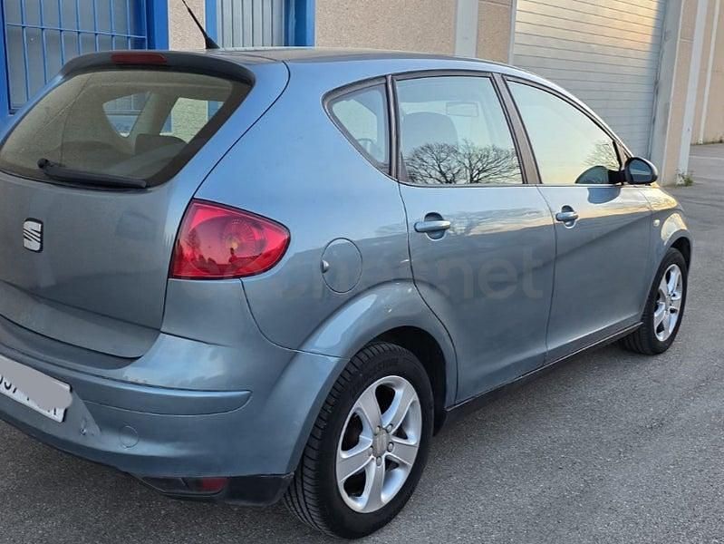 Usado Seat Altea 102 CV (75 kW) 2007 Azul Monovolumen