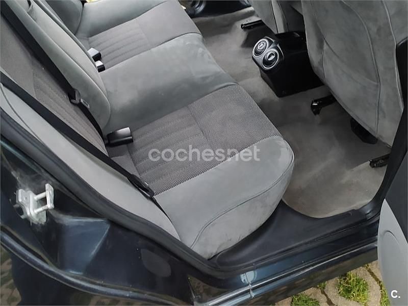 Usado Alfa Romeo 156 Distinctive 140 CV (102 kW) 2004 Azul Berlina