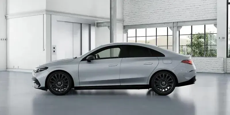 Usado Mercedes CLA180 136 CV (100 kW) 2026 Plata Berlina