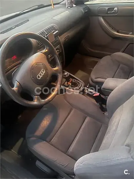 Usado Audi A3 Ambiente 125 CV (91 kW) 1999 Gris / plata Utilitario
