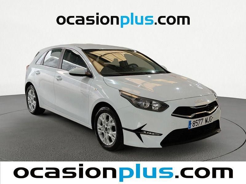 Usado Kia Ceed 136 CV (100 kW) 2023 Blanco Utilitario