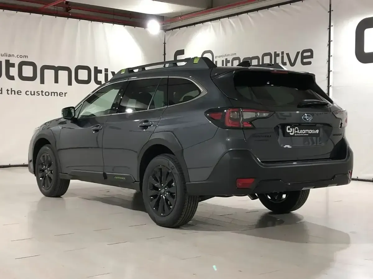 Usado Subaru Outback 169 CV (124 kW) 2023 Gris SUV