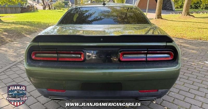Usado Dodge Challenger SXT 309 CV (227 kW) 2022 Verde Coupe
