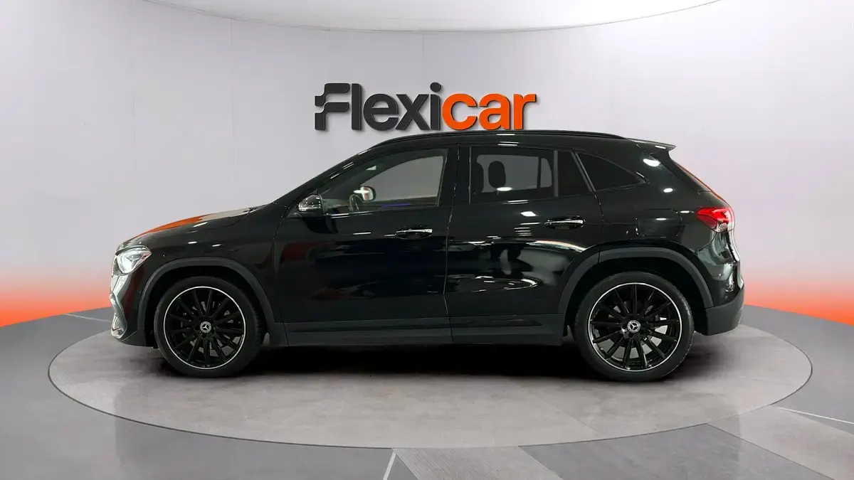Usado Mercedes GLA180 136 CV (100 kW) 2022 Negro SUV