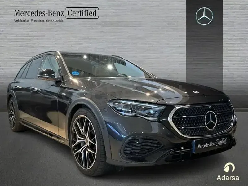 Usado Mercedes E300 Avantgarde 313 CV (230 kW) 2025 Gris grafito Familiar