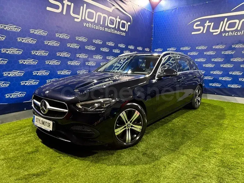 Usado Mercedes C220 200 CV (147 kW) 2023 Negro Familiar
