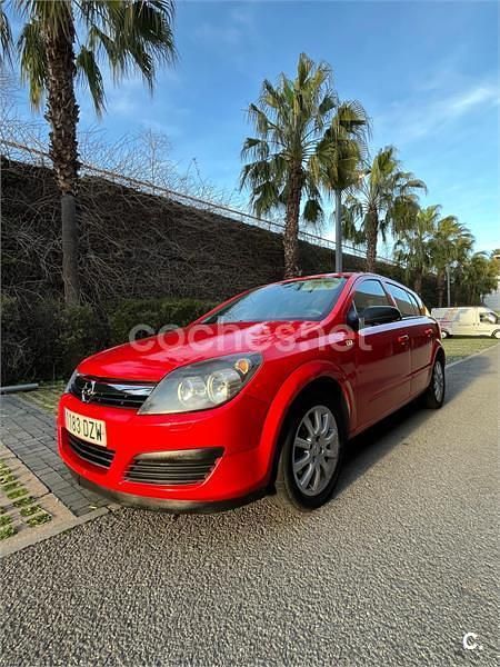 Usado Opel Astra Enjoy 105 CV (77 kW) 2006 Rojo Berlina