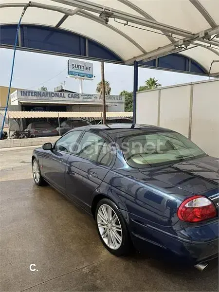Usado Jaguar S-Type Executive 238 CV (175 kW) 2006 Azul Berlina