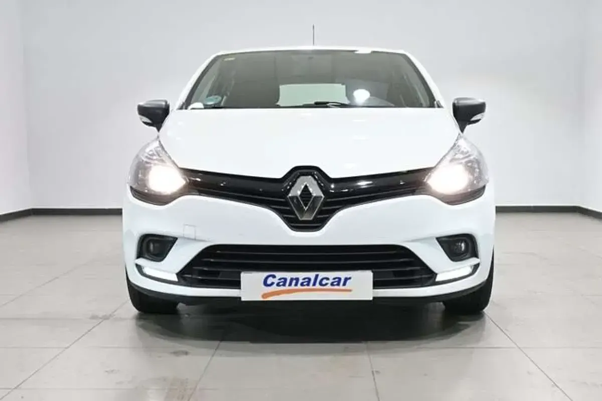 Usado Renault Clio Zen 90 CV (66 kW) 2018 Blanco Utilitario