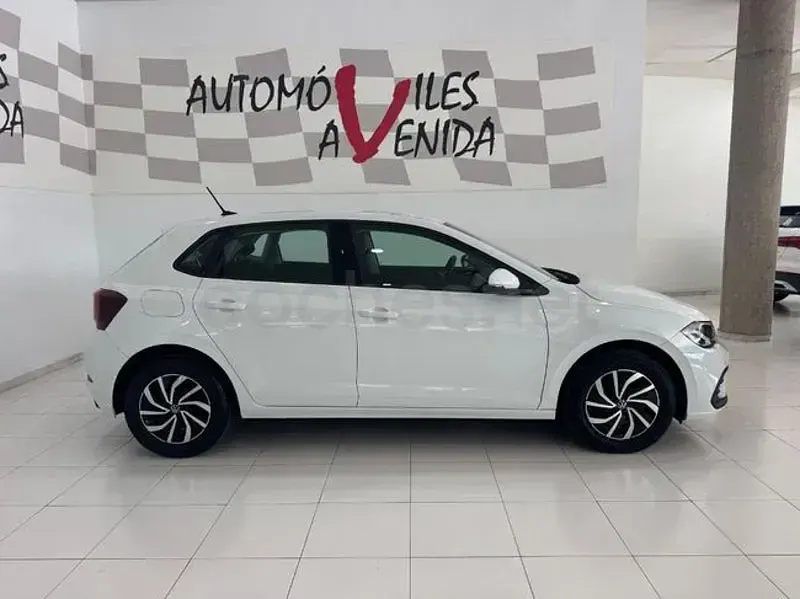 Usado VW Polo Life 95 CV (69 kW) 2023 Blanco Utilitario