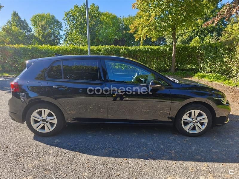 Usado VW Golf VIII Advance 130 CV (95 kW) 2020 Negro Berlina