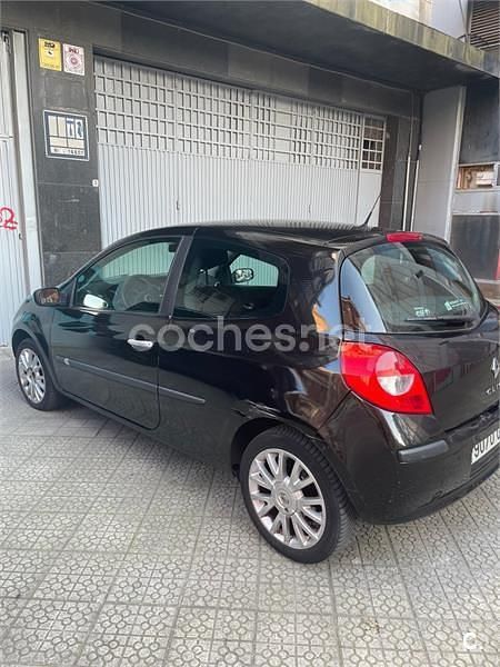Usado Renault Clio II Expression 100 CV (73 kW) 2009 Negro Berlina