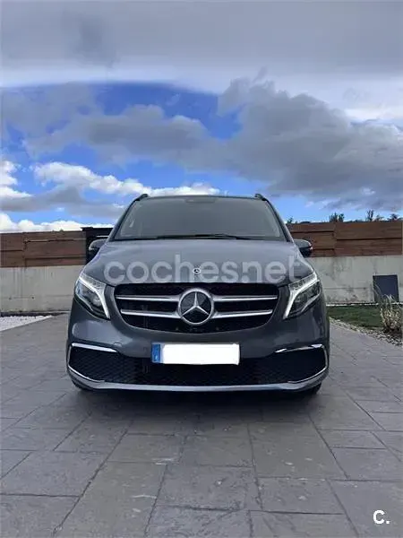 Usado Mercedes V220 Avantgarde 163 CV (119 kW) 2022 Gris / plata Monovolumen
