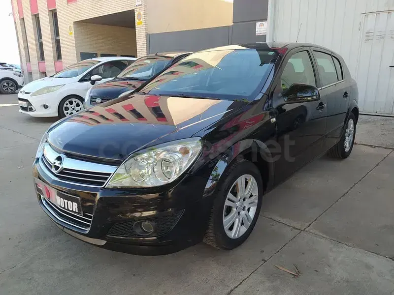 Usado Opel Astra Sport 110 CV (80 kW) 2010 Negro Berlina