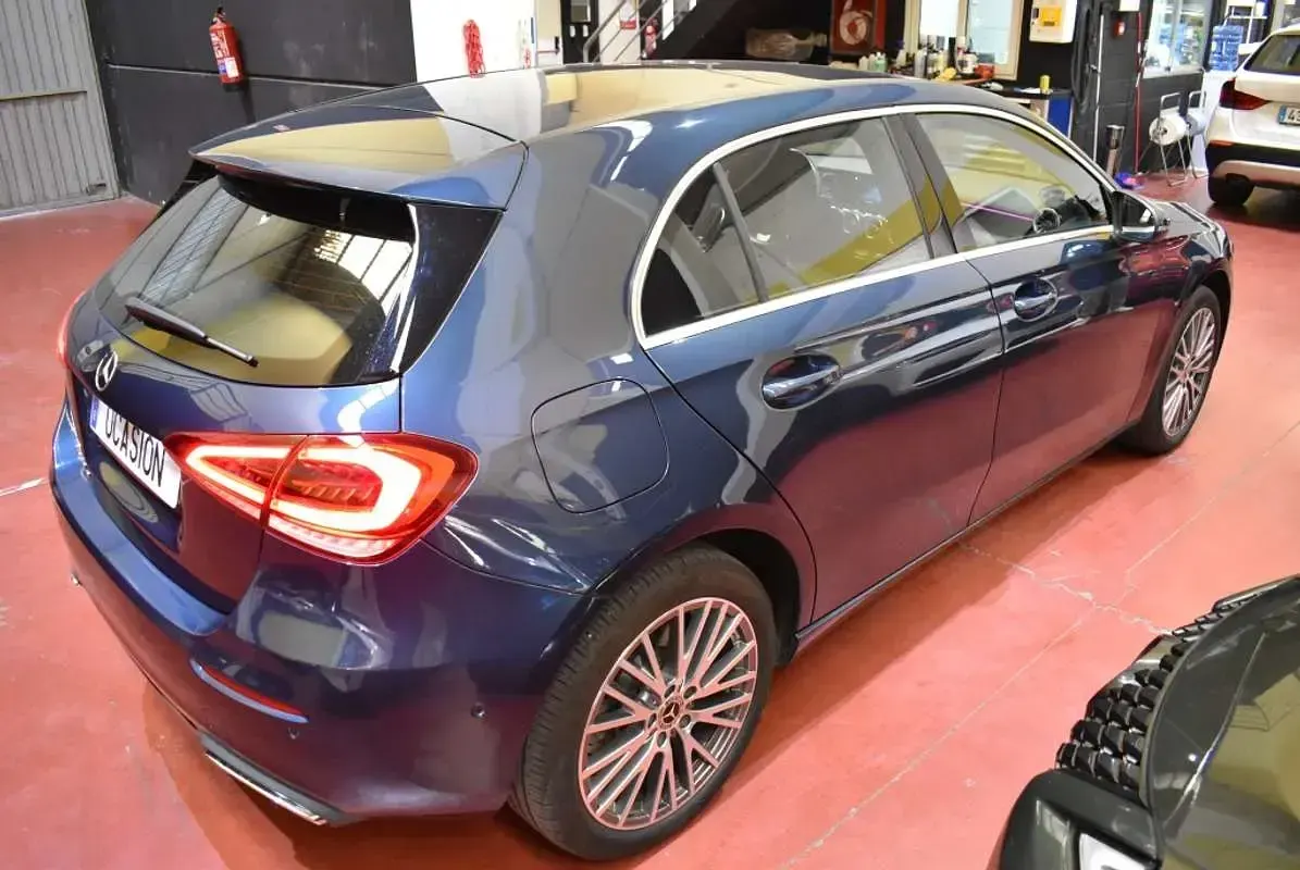 Usado Mercedes A250 218 CV (160 kW) 2022 Azul Utilitario