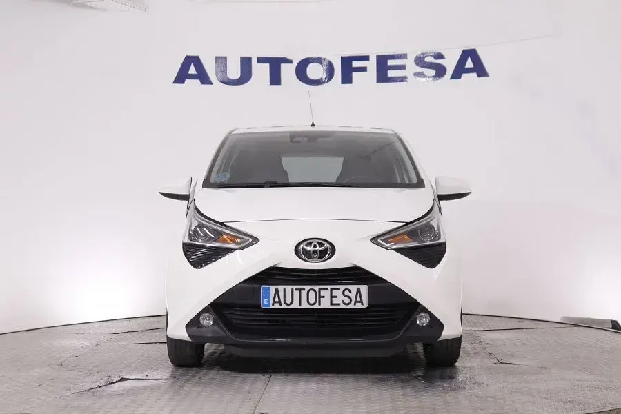 Usado Toyota Aygo X-play 72 CV (52 kW) 2019 Blanco Utilitario