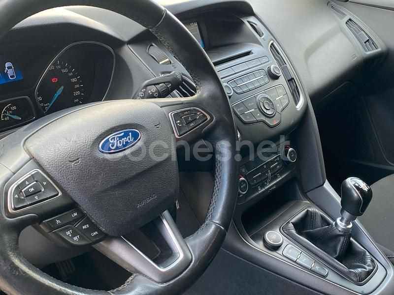 Usado Ford Focus 125 CV (91 kW) 2015 Negro Berlina
