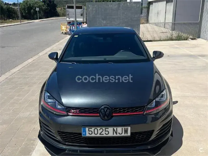 Usado VW Golf VII GTI 230 CV (169 kW) 2015 Gris / plata Berlina