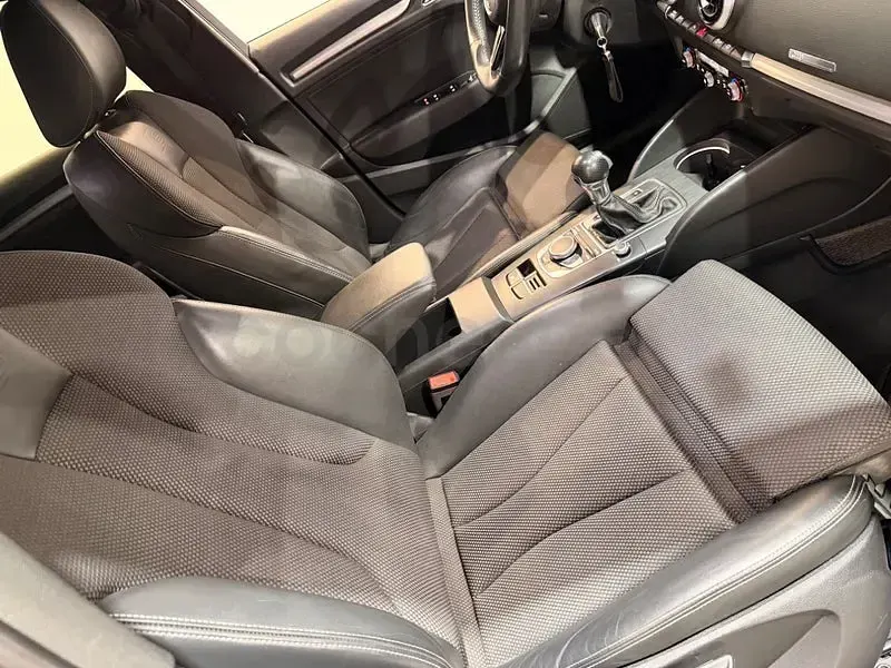 Usado Audi A3 S-Line 116 CV (85 kW) 2018 Negro Berlina