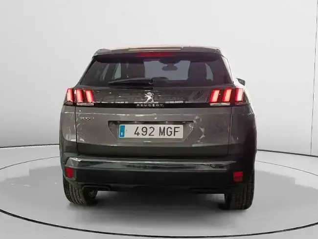 Usado Peugeot 3008 Allure 131 CV (96 kW) 2023 Gris SUV