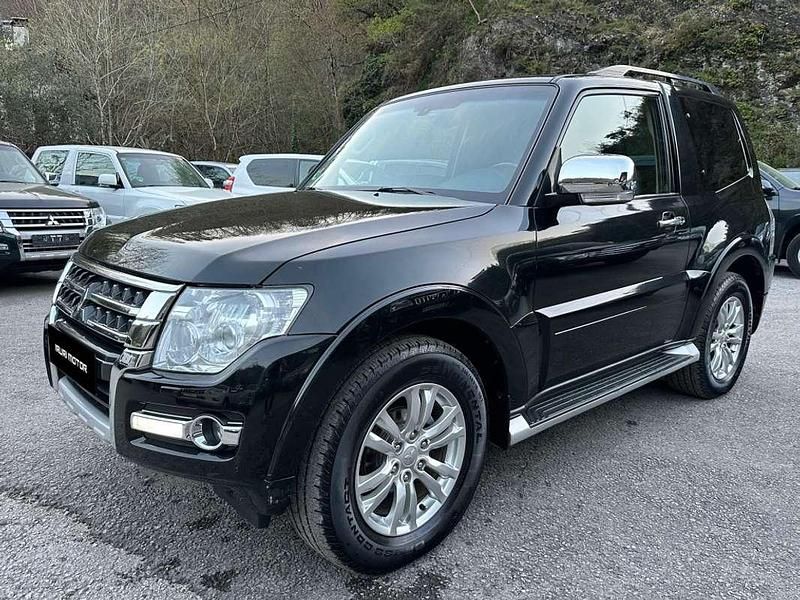 Usado Mitsubishi Montero 190 CV (139 kW) 2018 Negro SUV