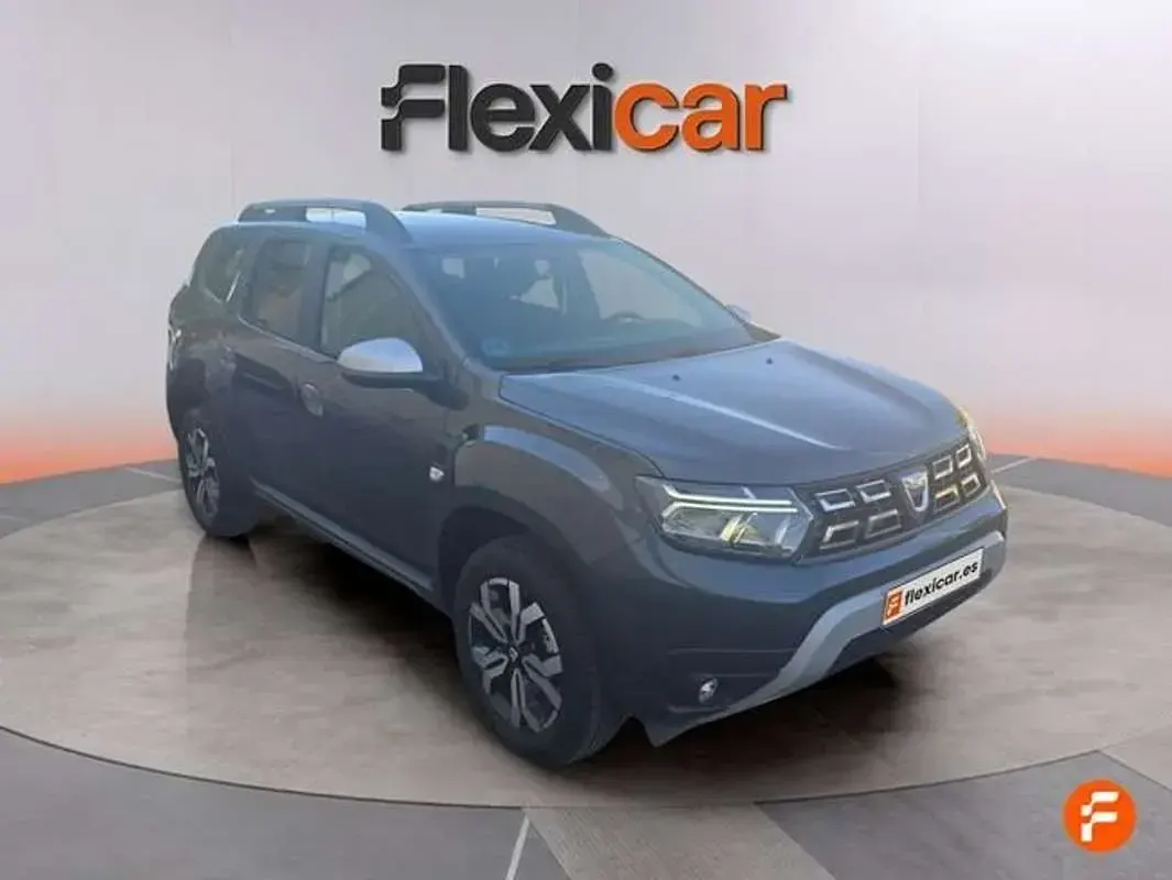 Usado Dacia Duster Comfort 131 CV (96 kW) 2022 Gris SUV