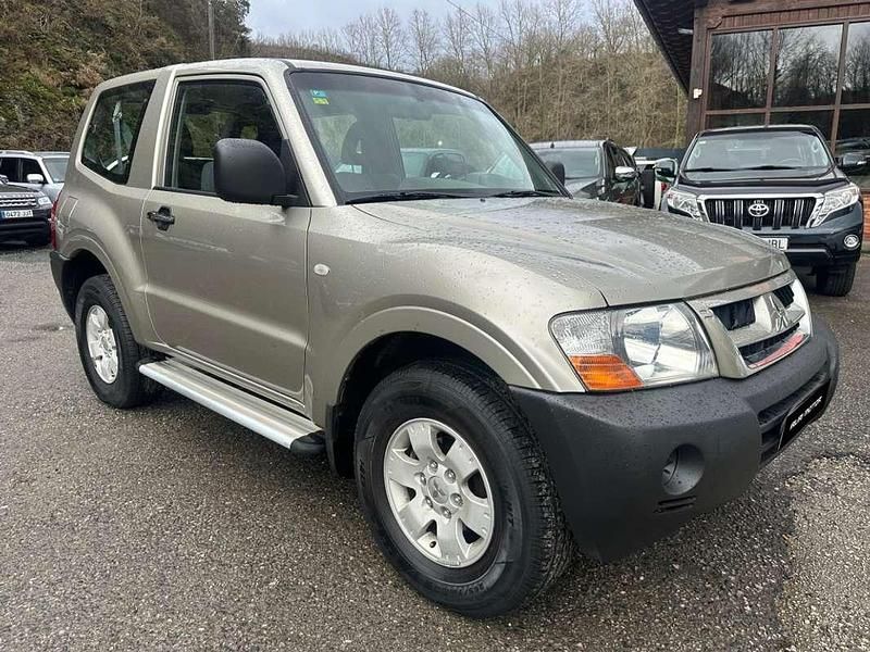 Usado Mitsubishi Montero Instyle 160 CV (117 kW) 2005 Beige SUV