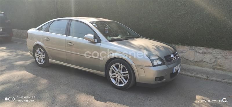 Usado Opel Vectra GTS 210 CV (154 kW) 2003 Gris / plata Berlina