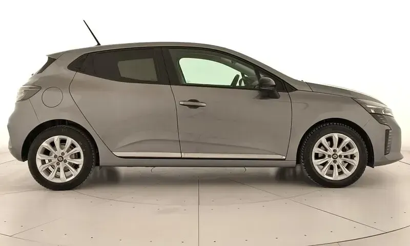 Usado Renault Clio V Evolution 100 CV (73 kW) 2025 Gris Berlina
