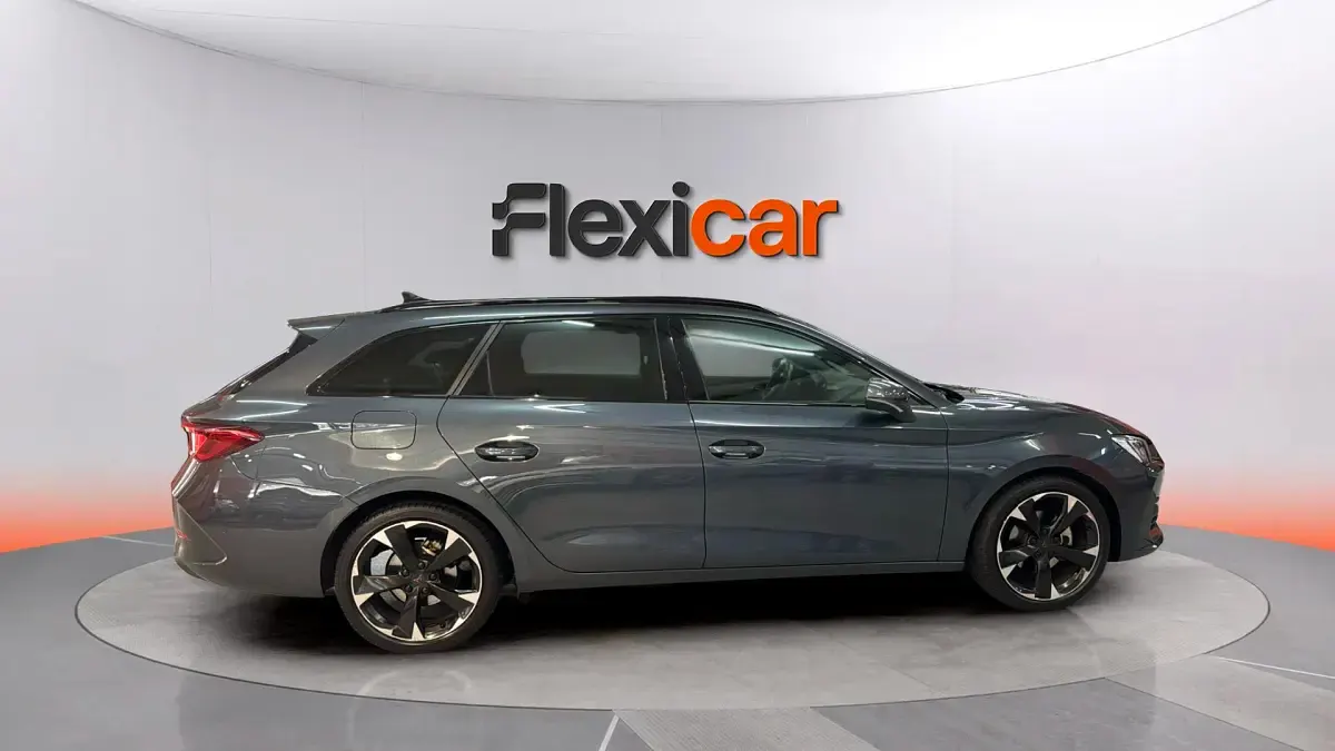 Usado Cupra Leon 150 CV (110 kW) 2023 Gris Familiar
