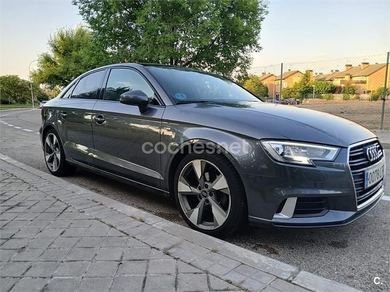 Käytetty Audi A3 S-Line 150 HP (110 kW) 2018 Harmaa Sedan