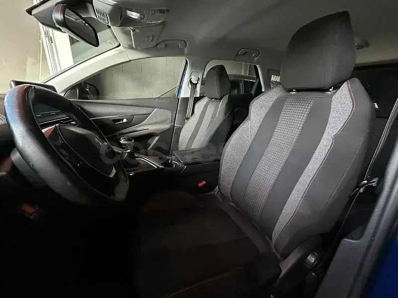 Usado Peugeot 3008 Active 120 CV (88 kW) 2017 Azul SUV