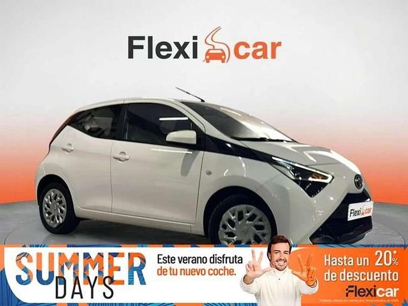 Blanco Usado 2021 Toyota Aygo X-play Utilitario | 12.790 € (Precio justo) - Imagen 1/4