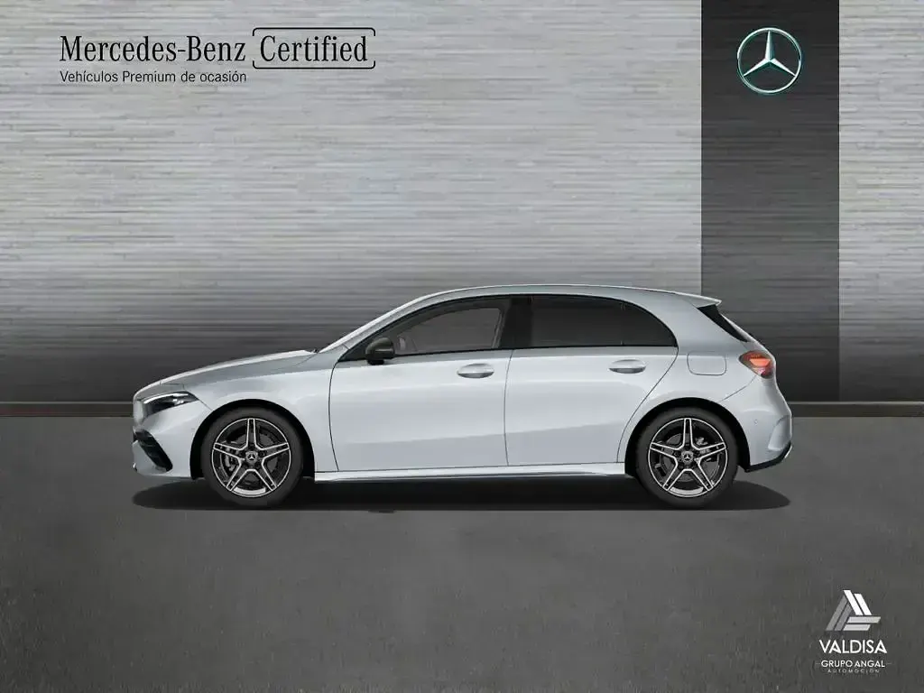 Occasion Mercedes A200 AMG line 150 PK (110 kW) 2025 Grijs Sedan