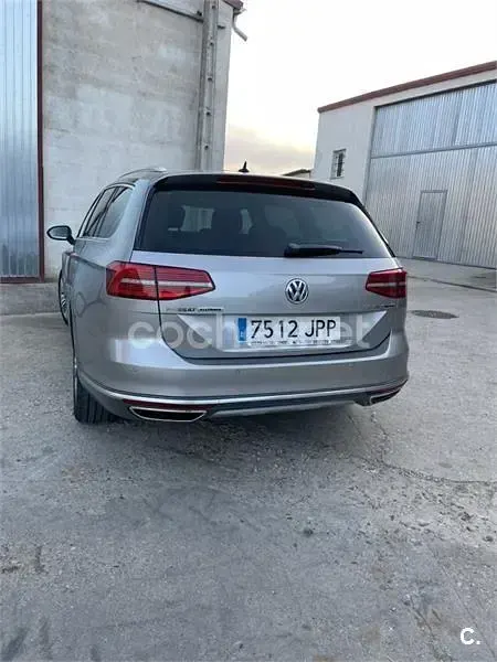 Usado VW Passat Alltrack 190 CV (139 kW) 2016 Gris / plata Familiar