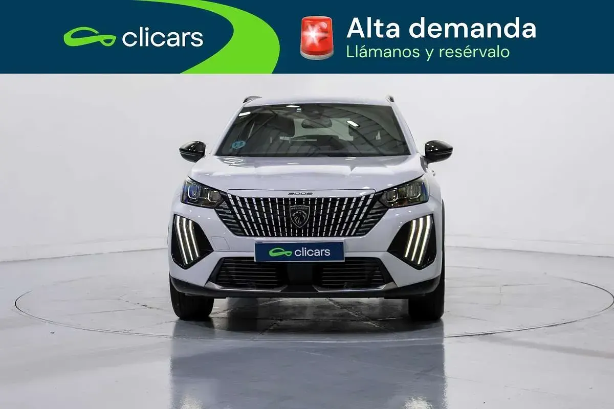 Usado Peugeot 2008 Allure 102 CV (75 kW) 2024 Blanco SUV
