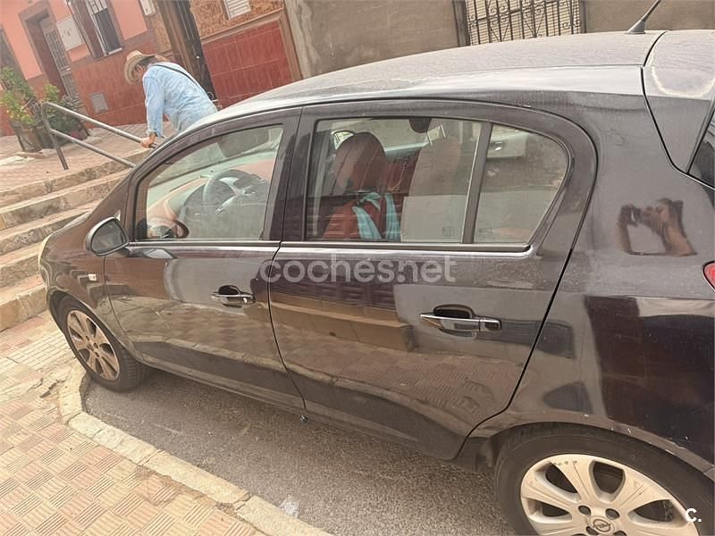 Usado Opel Corsa Cosmo 75 CV (55 kW) 2008 Negro Utilitario