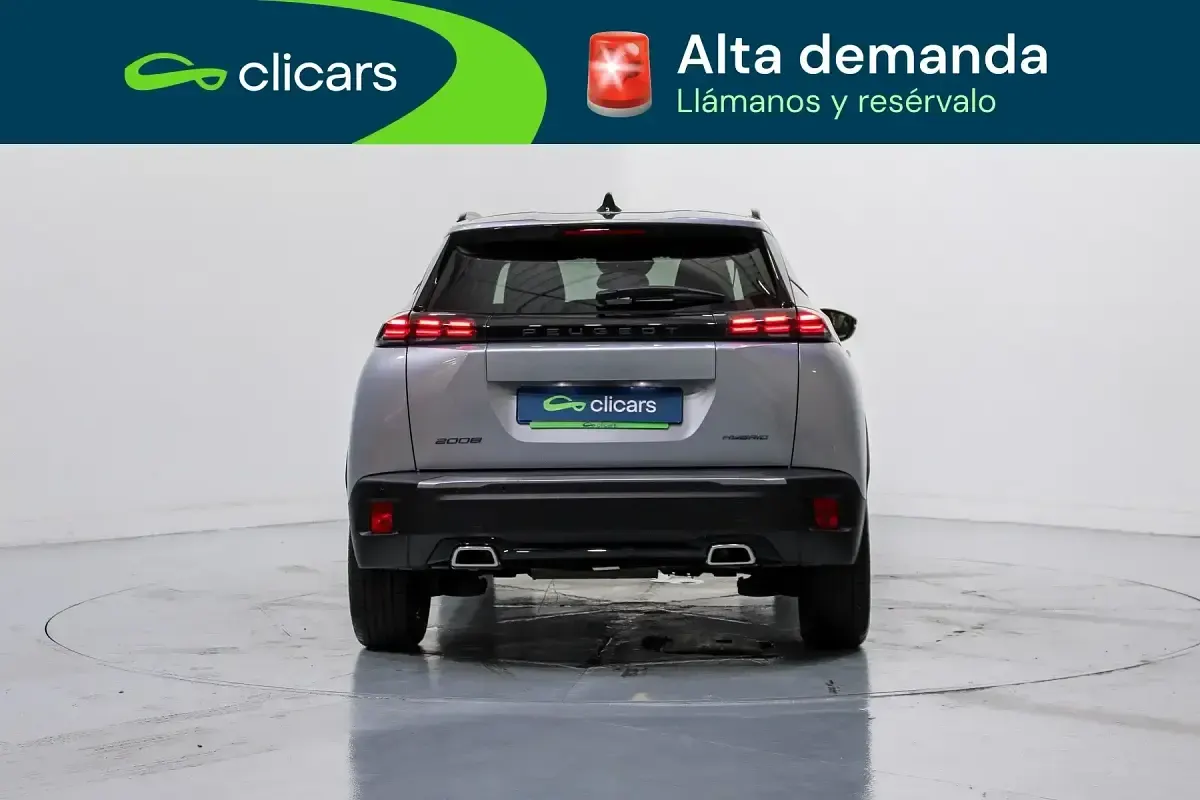 Usado Peugeot 2008 Allure 136 CV (100 kW) 2025 Gris SUV