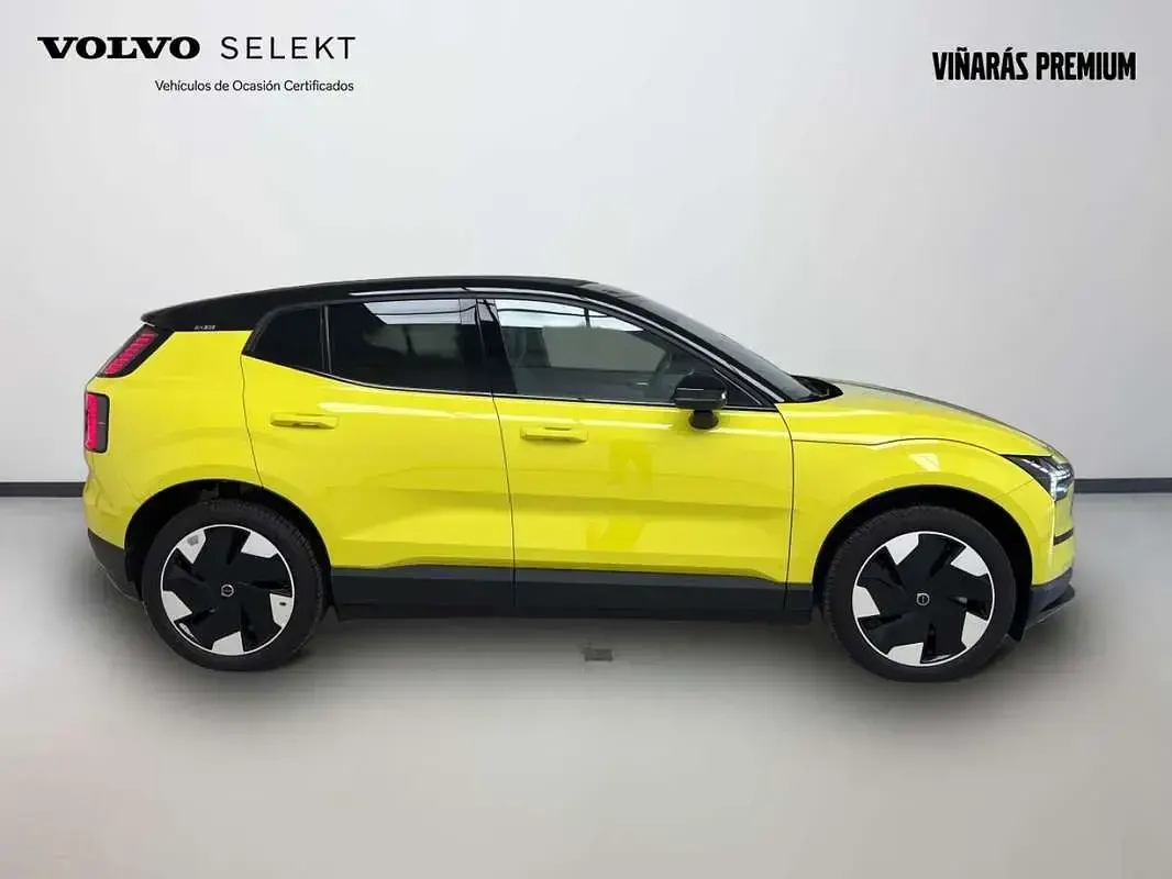 Usado Volvo EX30 Plus 200 kW (272 CV) 2024 Amarillo SUV