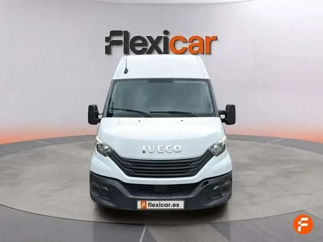 Usado Iveco Daily 156 CV (114 kW) 2023 Blanco Van