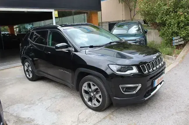 Usado Jeep Compass Limited 140 CV (102 kW) 2020 Negro SUV