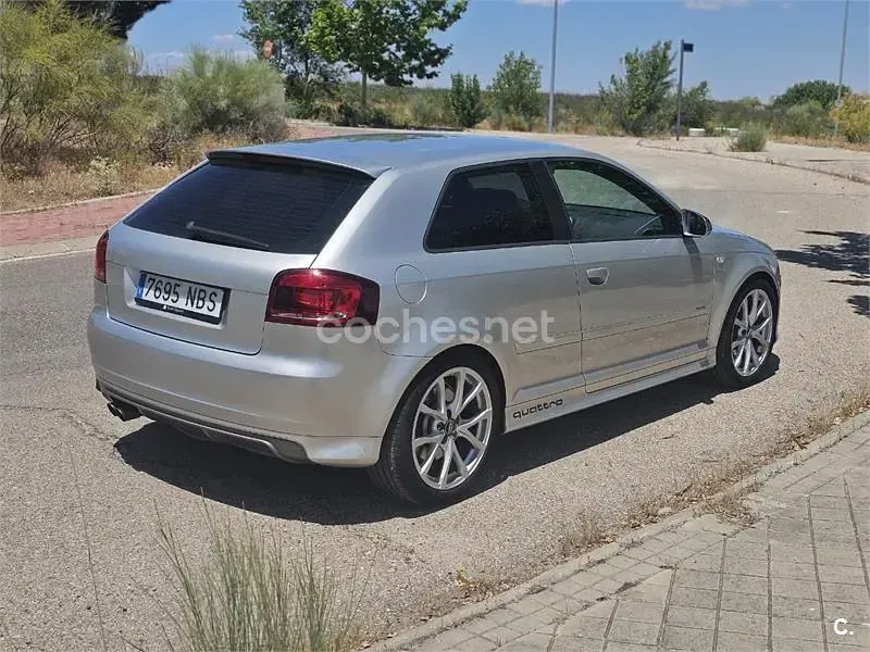 Usado Audi S3 265 CV (194 kW) 2006 Gris / plata Utilitario